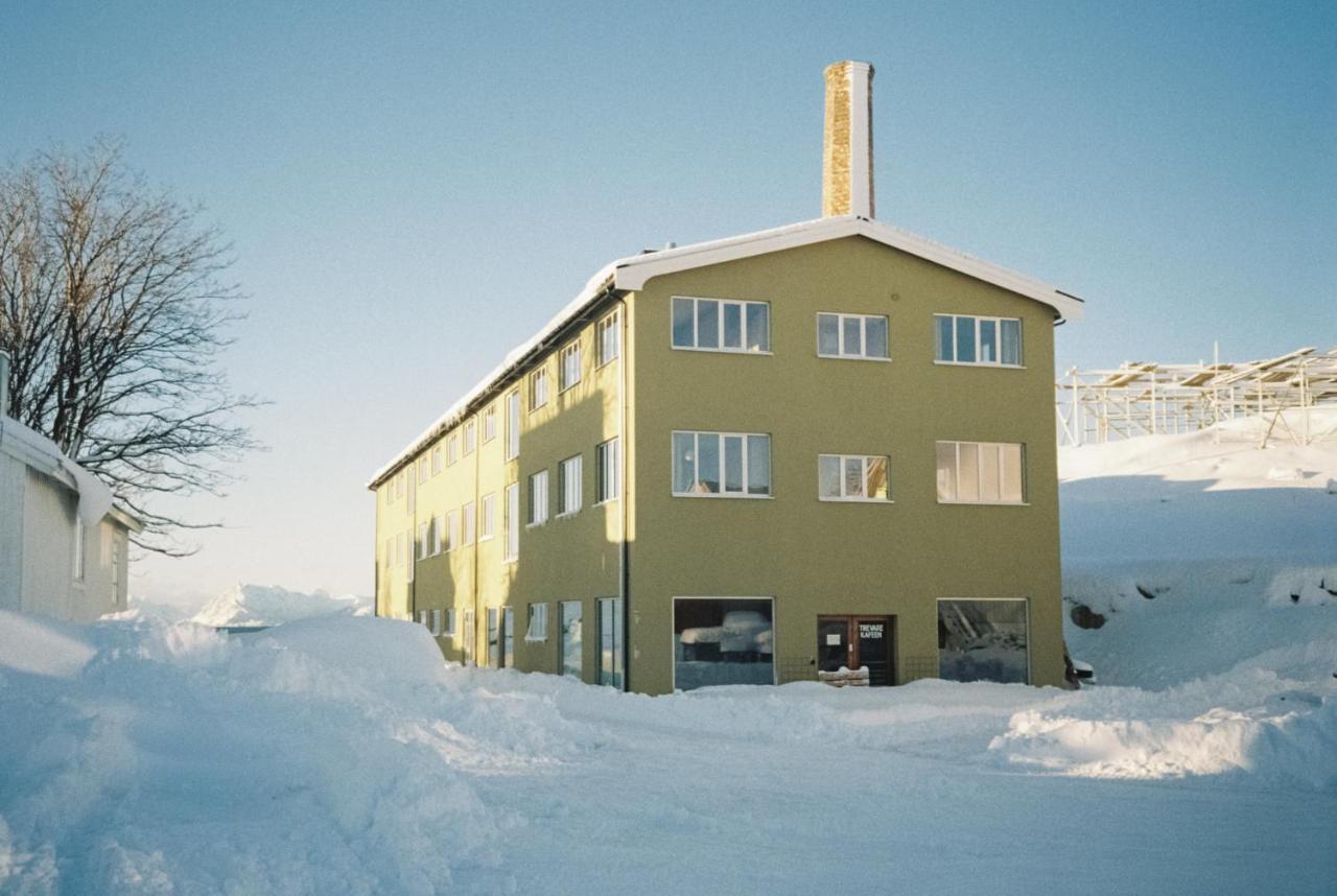 Trevarefabrikken Henningsvær Kültér fotó
