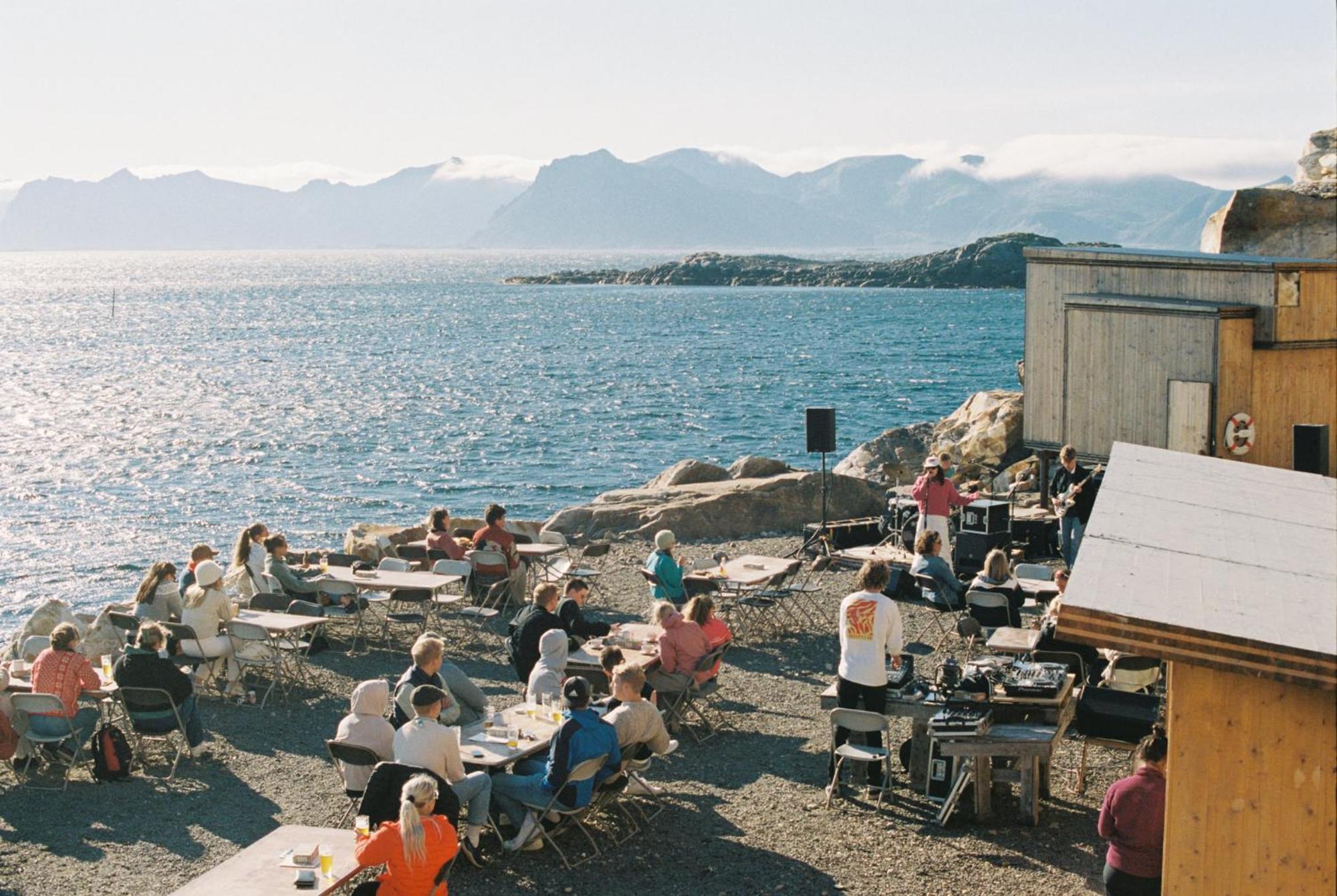 Trevarefabrikken Henningsvær Kültér fotó